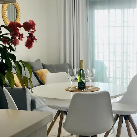 Apartament Bouganvilla Apartment *